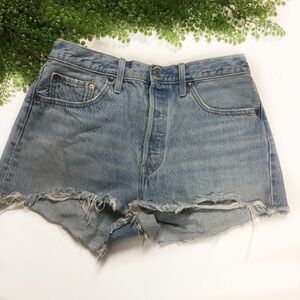 Levi’s 501 womens Button Fly Distressed Light Wash Cut Off Denim Jean Shorts L